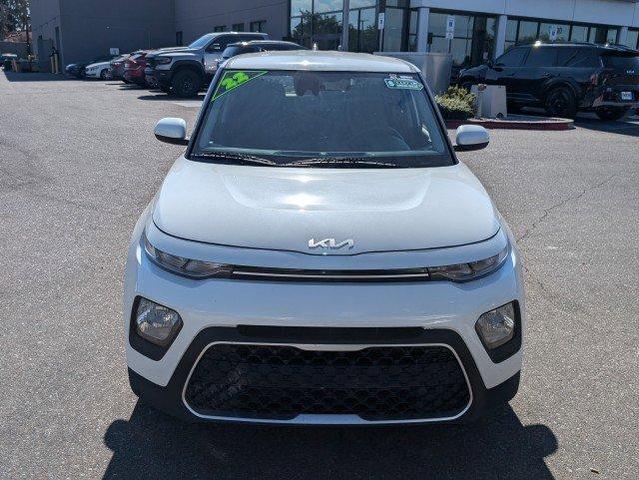2022 kia soul lx