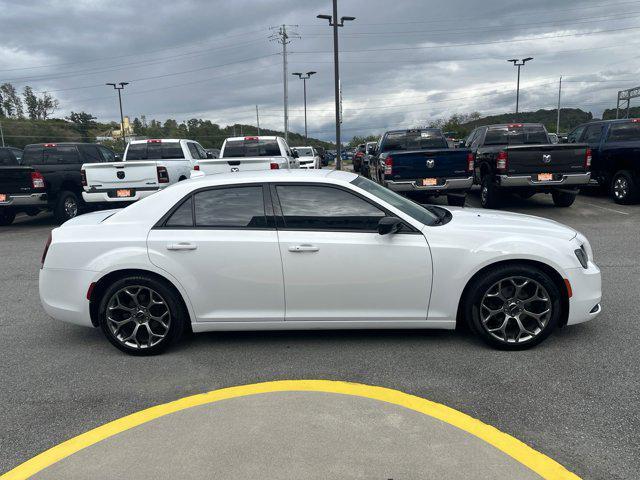 2018 chrysler 300 touring