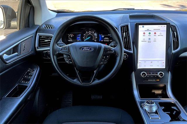 2022 ford edge se