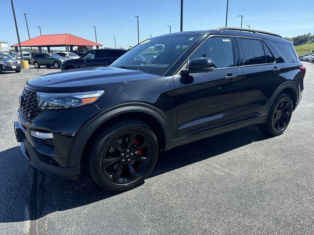 2022 ford explorer st