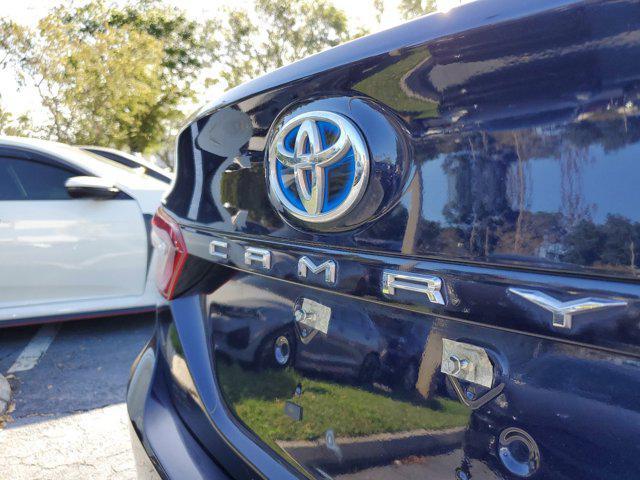 2022 toyota camry hybrid xle