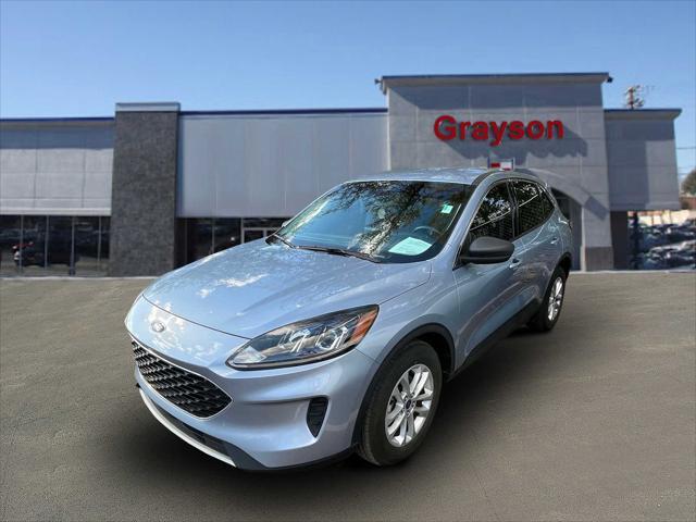 2022 ford escape se