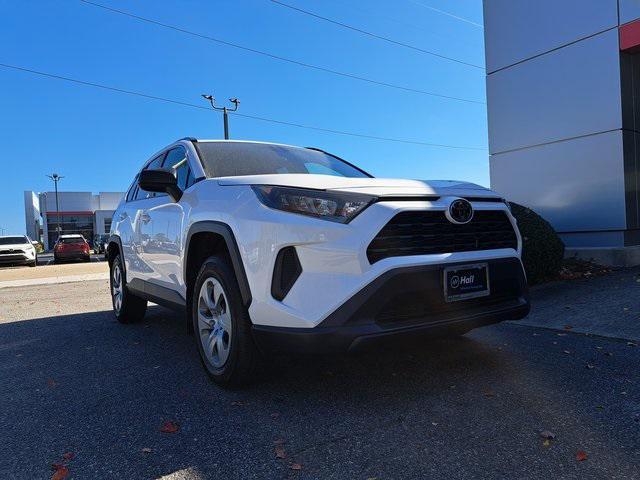 2021 toyota rav4 le