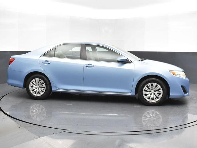 2013 toyota camry le