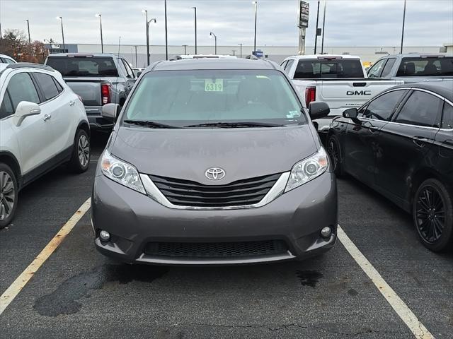 2012 toyota sienna le