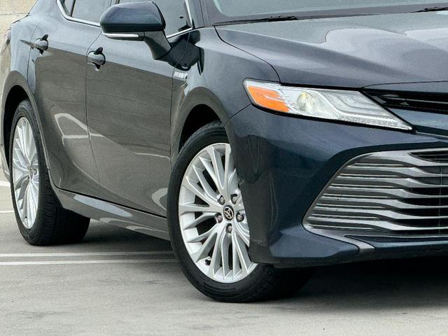 2020 toyota camry hybrid xle