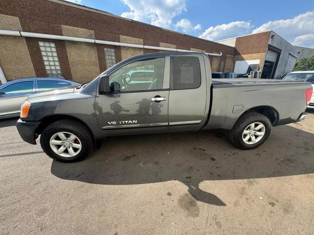 2010 nissan titan se