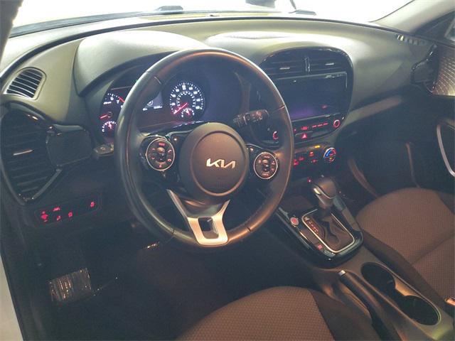 2022 kia soul x-line