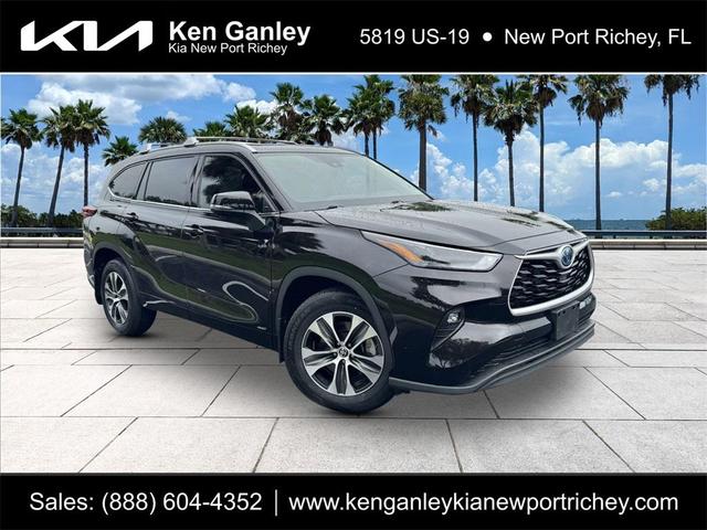 2022 toyota highlander hybrid xle