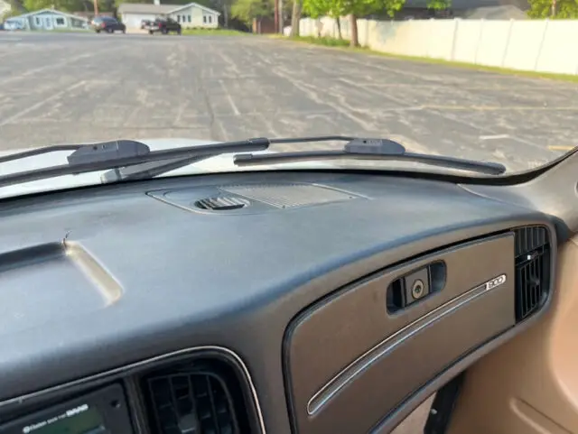 1989 saab 900 turbo convertible 2-door 2.0l