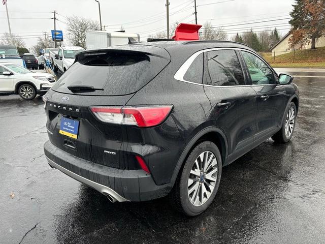 2022 ford escape titanium