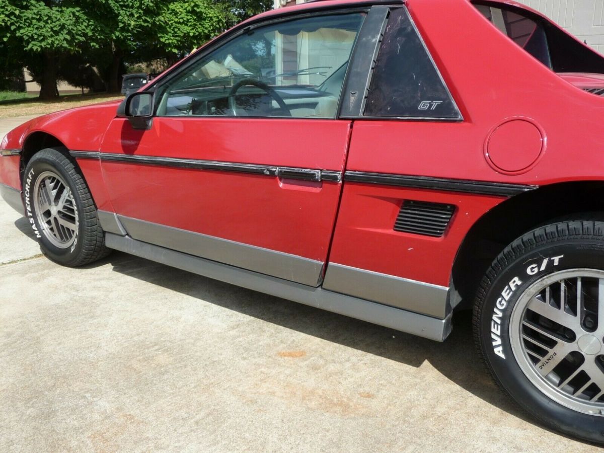 red 1985 pontiac fiero 2.8l v6 4 speed manual
