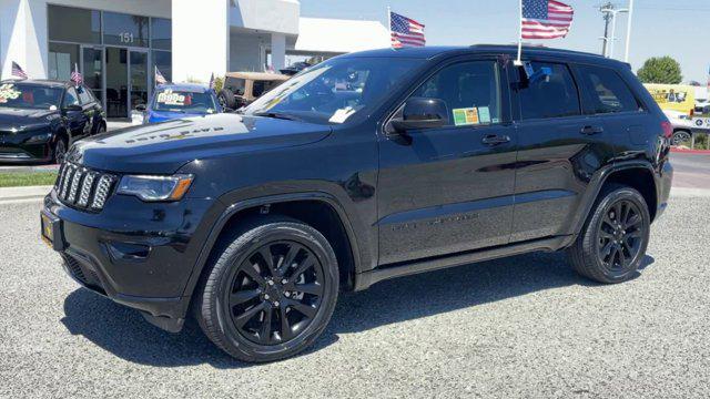 2022 jeep grand cherokee laredo