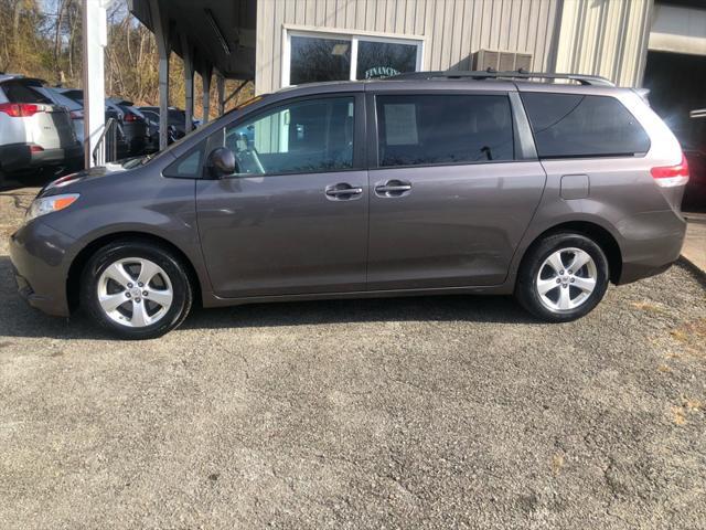 2013 toyota sienna le