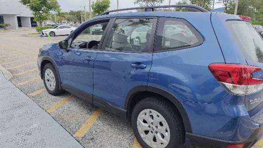 2019 subaru forester base