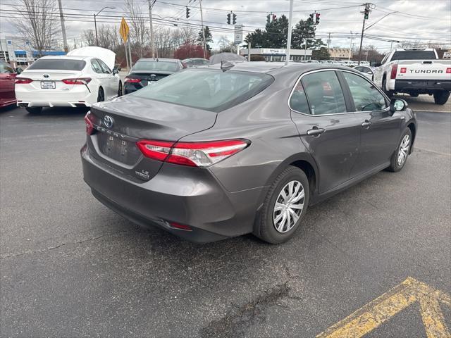 2020 toyota camry le