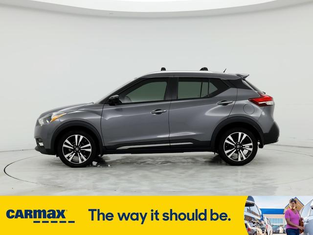 2019 nissan kicks sr