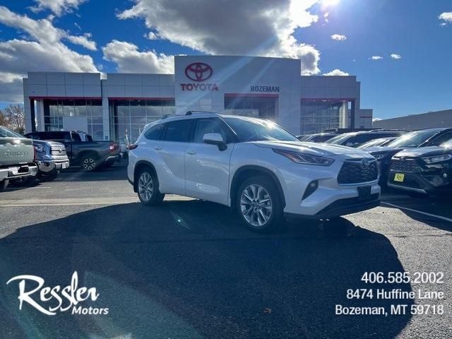 2022 toyota highlander limited