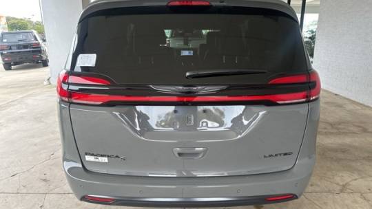 2025 Chrysler Pacifica