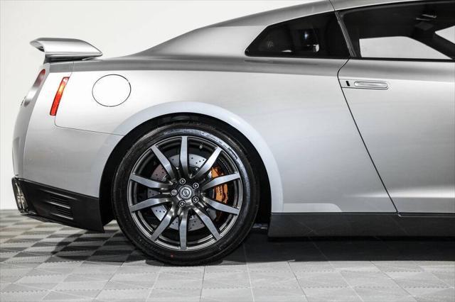 2015 nissan gt-r premium awd 2dr coupe