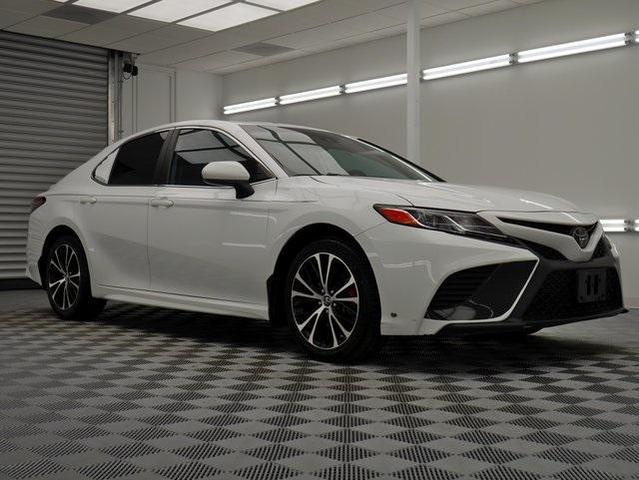 2019 toyota camry se