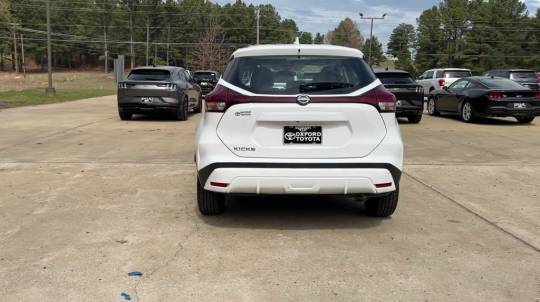 2022 Nissan Kicks