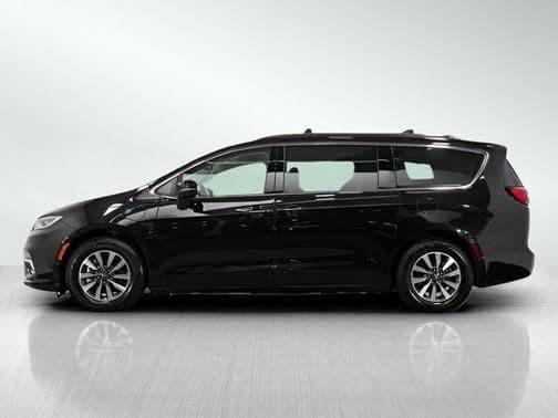 2021 chrysler pacifica hybrid hybrid touring l in burnsville, minnesota