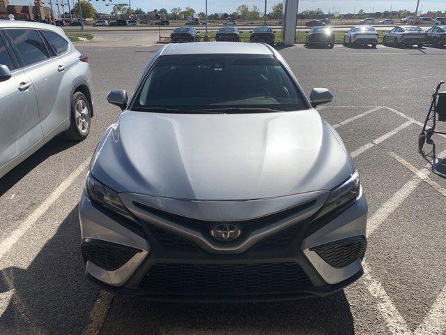 2022 toyota camry se
