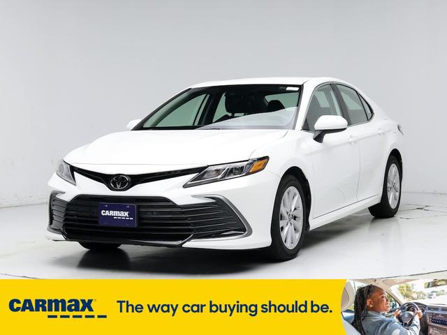 2021 toyota camry le