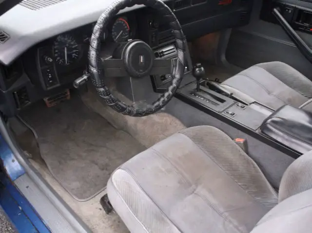 1986 chevrolet camaro iroc-z coupe 2-door 5.0l