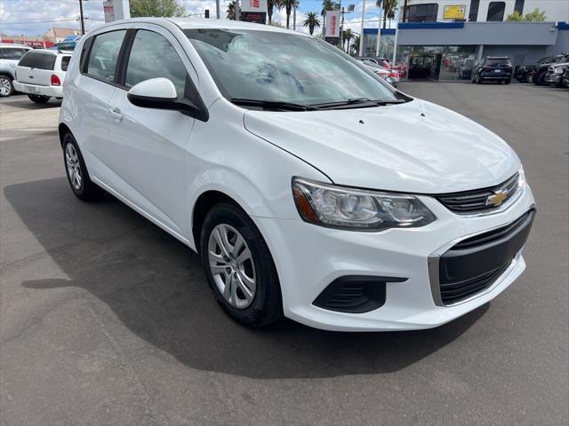 2020 chevrolet sonic fwd hatchback 1fl 5-door