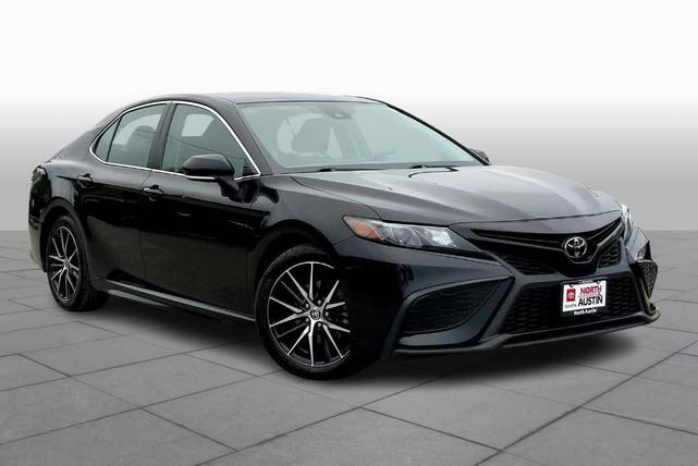 2022 toyota camry se