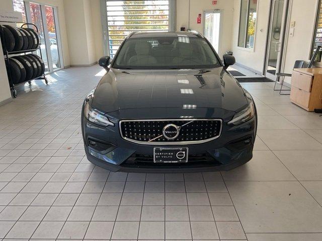 2023 volvo v60 cross country b5 plus