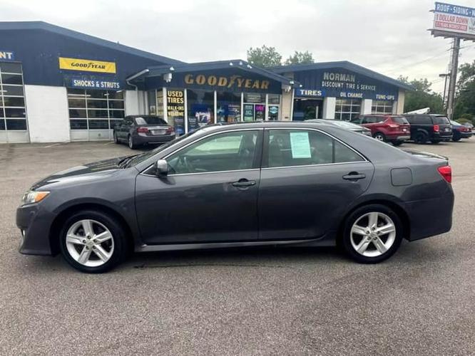 2012 toyota camry se sedan 4d in cleveland, ohio