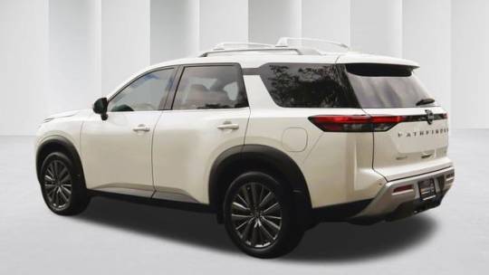 2024 Nissan Pathfinder sl
