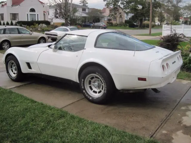 1980 corvette l-48 350 rare 4 speed white/oyster off road since 04 no reserve
