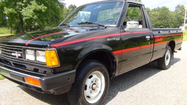 1980 datsun truck all original / 35,683 actual miles / cold air / very nice