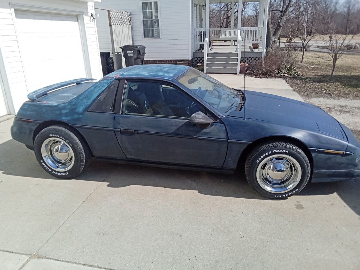 1988 pontiac fiero 2 door