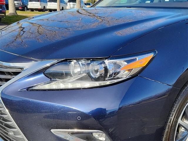 2016 lexus es 300h base