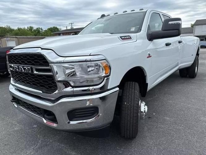2024 ram 3500 tradesman crew cab 4wd lwb in frankfort, kentucky