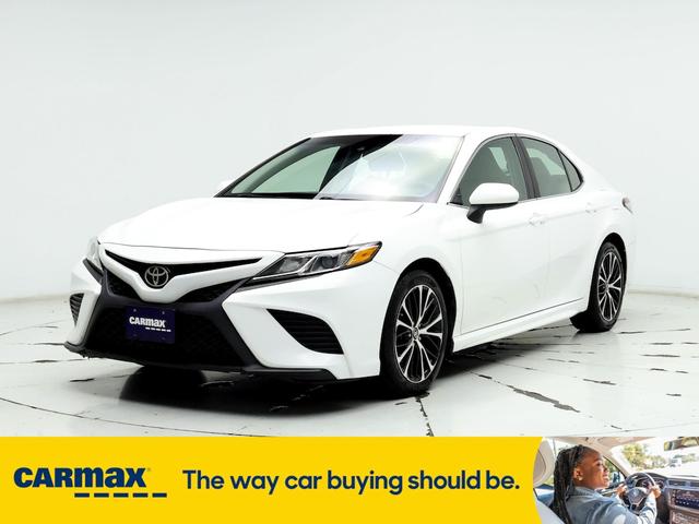 2018 toyota camry se