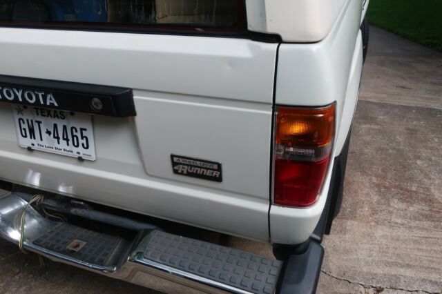1986 toyota 4runner - 5-speed 4wd - 22re white with gray interior