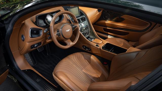 2022 aston martin db11