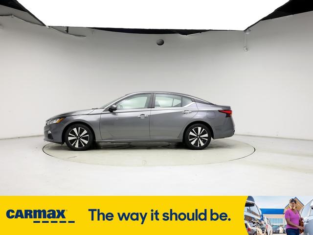 2022 nissan altima sv