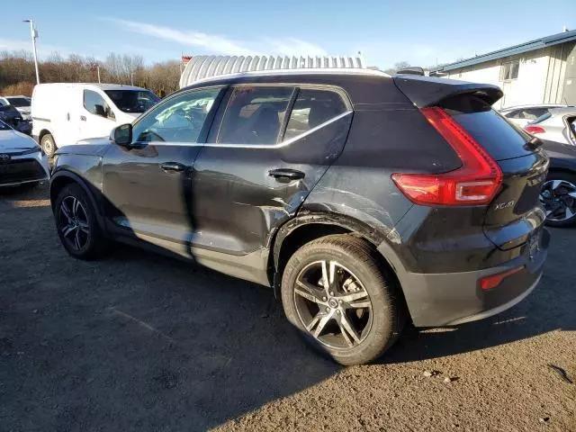 2024 volvo xc40 b5 core bright theme