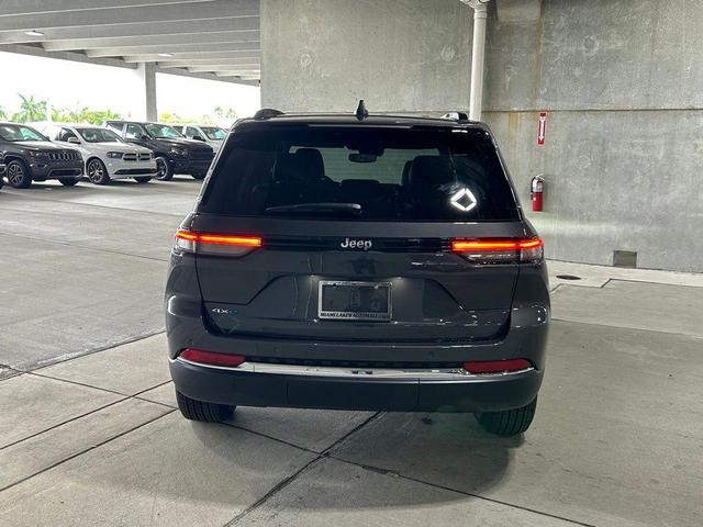 2024 jeep grand cherokee 4xe base