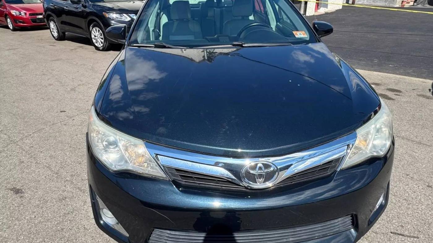 2013 toyota camry hybrid le