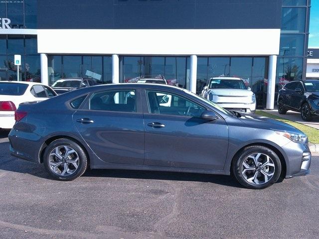 2021 kia forte lxs