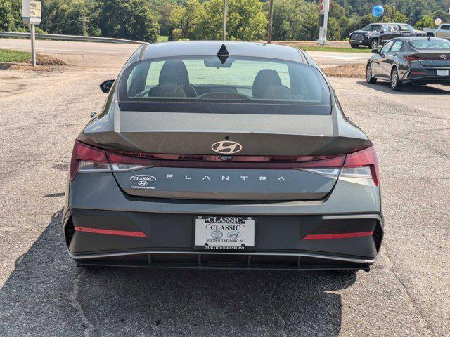 2024 hyundai elantra se