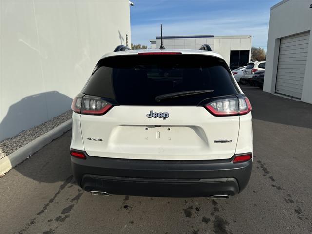 2022 jeep cherokee latitude lux